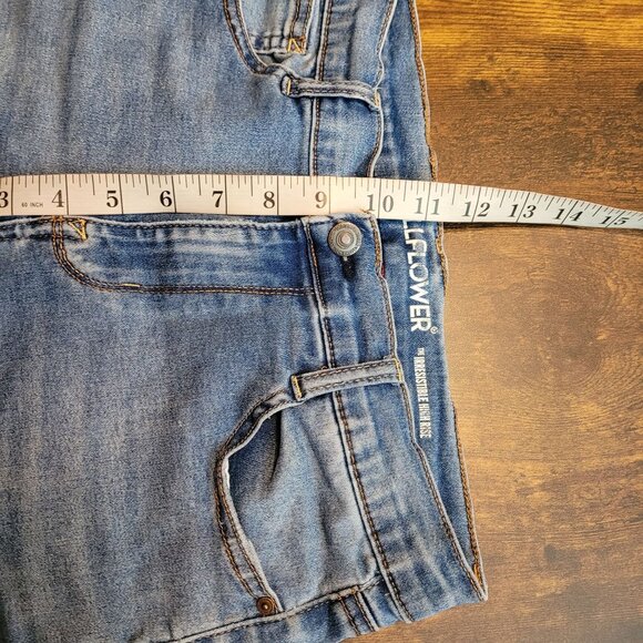 Wallflower Denim Shorts Size 11 Irresistible High Rise Cuffed Medium Light Wash - Picture 6 of 8